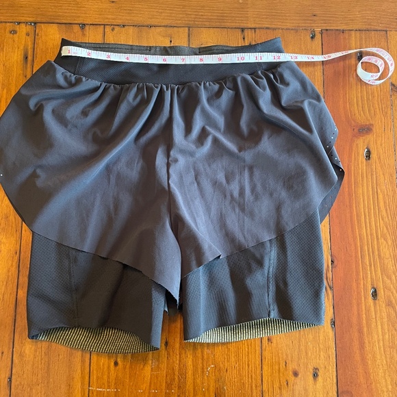 Cute Lululemon Bike Shorts - Picture 1 of 7